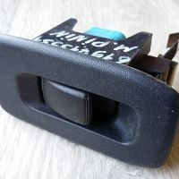 Кнопка стеклоподъёмника заднего MR791170 с накладкой