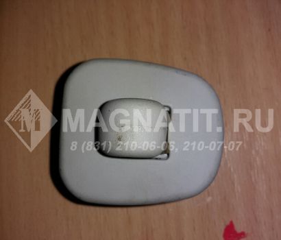 Крючок солнцезащитного козырька 964000029R Renault Megane III