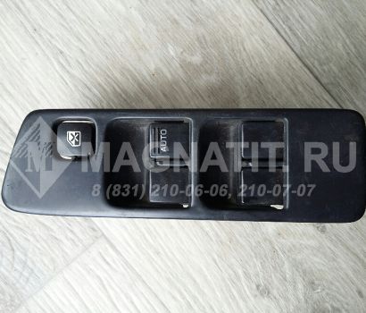 Блок управления стеклоподъёмниками R руль 83081FC021 Subaru Forester (S10 - SF)