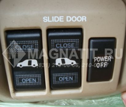 Блок управления сдвижными дверями Mazda MPV 2 (LW)